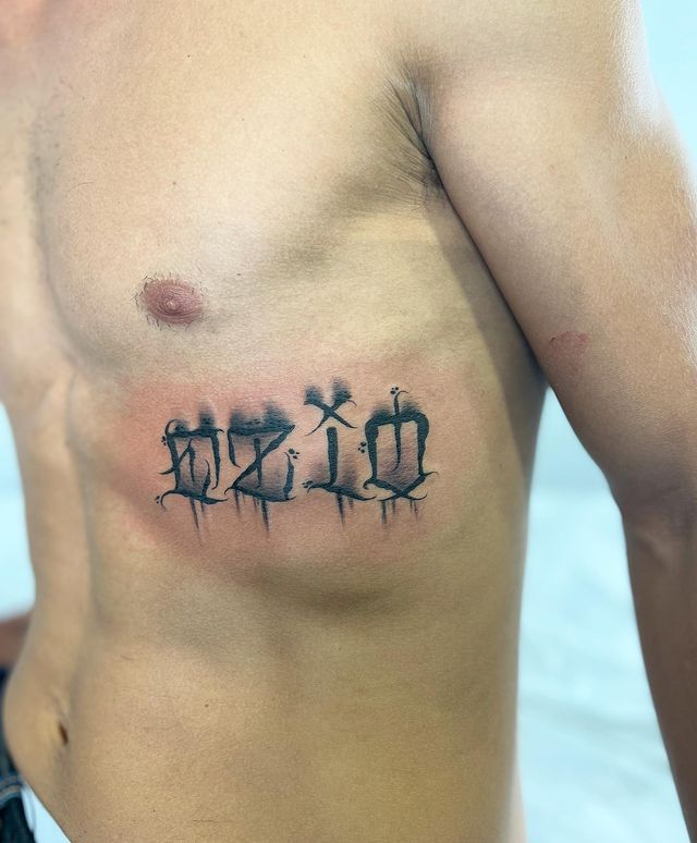 tatuaje en la barriga